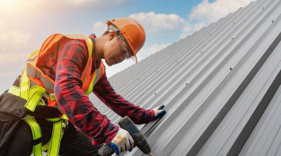 Professional gutter cleaning in Carsonville, MI